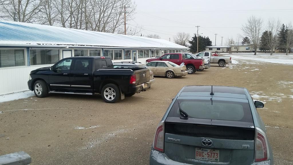 Raval Paradise Motel And Rv Park Youngstown Εξωτερικό φωτογραφία