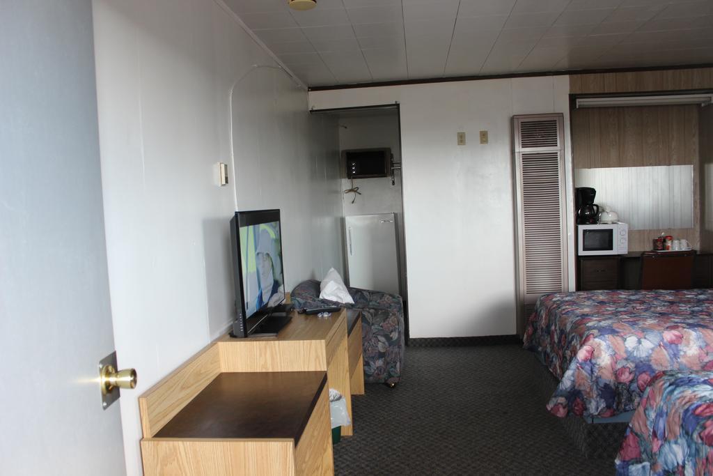 Raval Paradise Motel And Rv Park Youngstown Εξωτερικό φωτογραφία