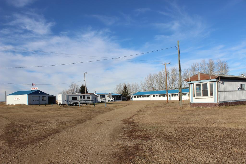 Raval Paradise Motel And Rv Park Youngstown Εξωτερικό φωτογραφία