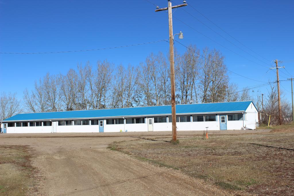 Raval Paradise Motel And Rv Park Youngstown Εξωτερικό φωτογραφία