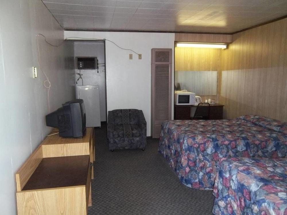 Raval Paradise Motel And Rv Park Youngstown Εξωτερικό φωτογραφία