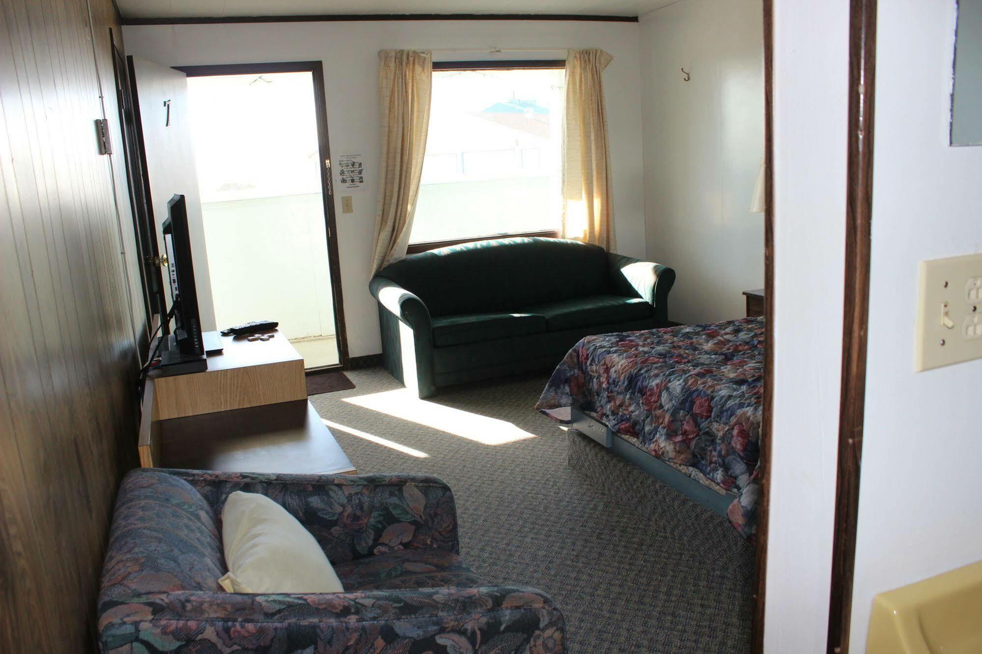 Raval Paradise Motel And Rv Park Youngstown Εξωτερικό φωτογραφία
